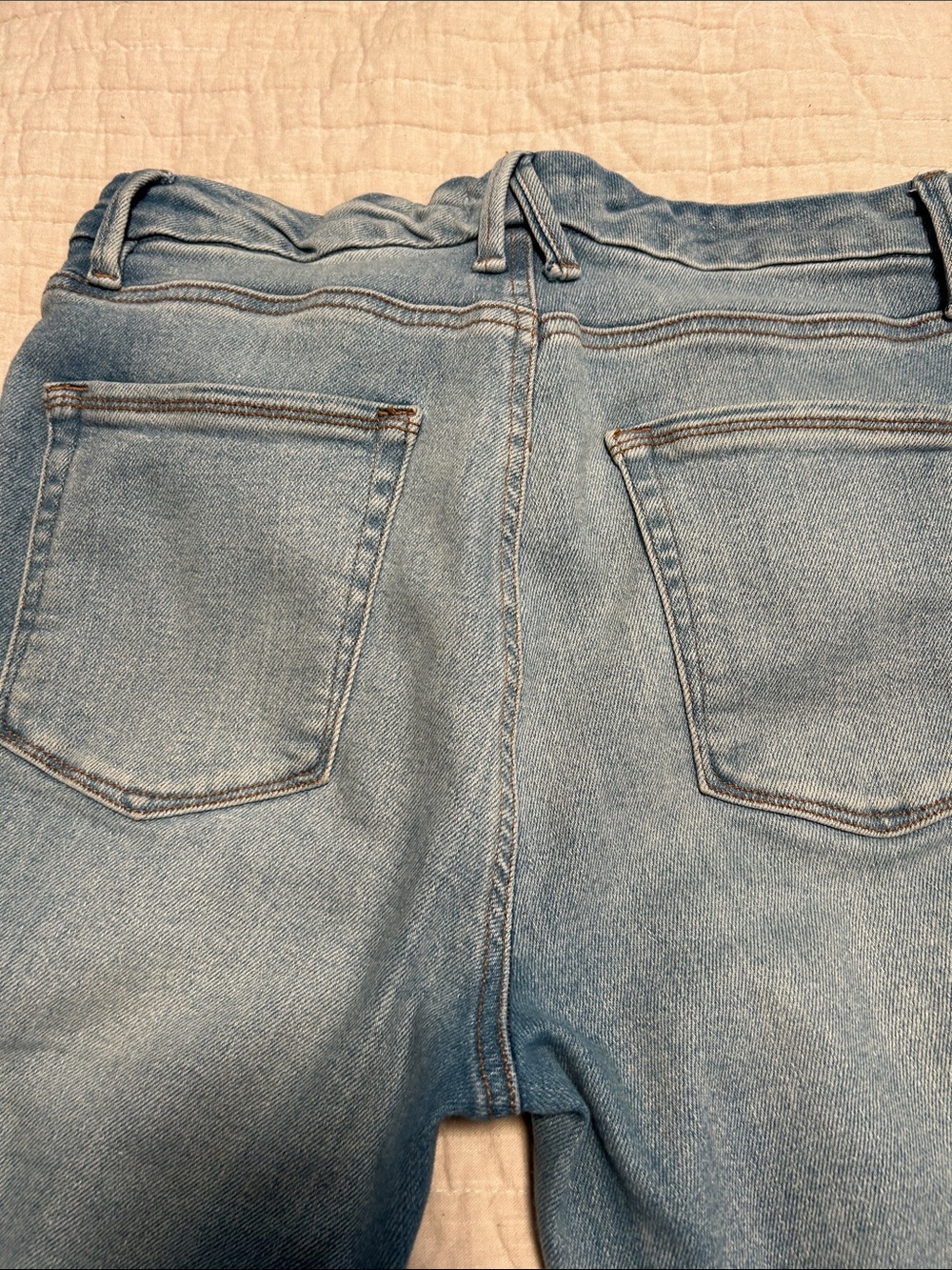 Good American Light Wash Denim Jeans - Picture 4 of 6